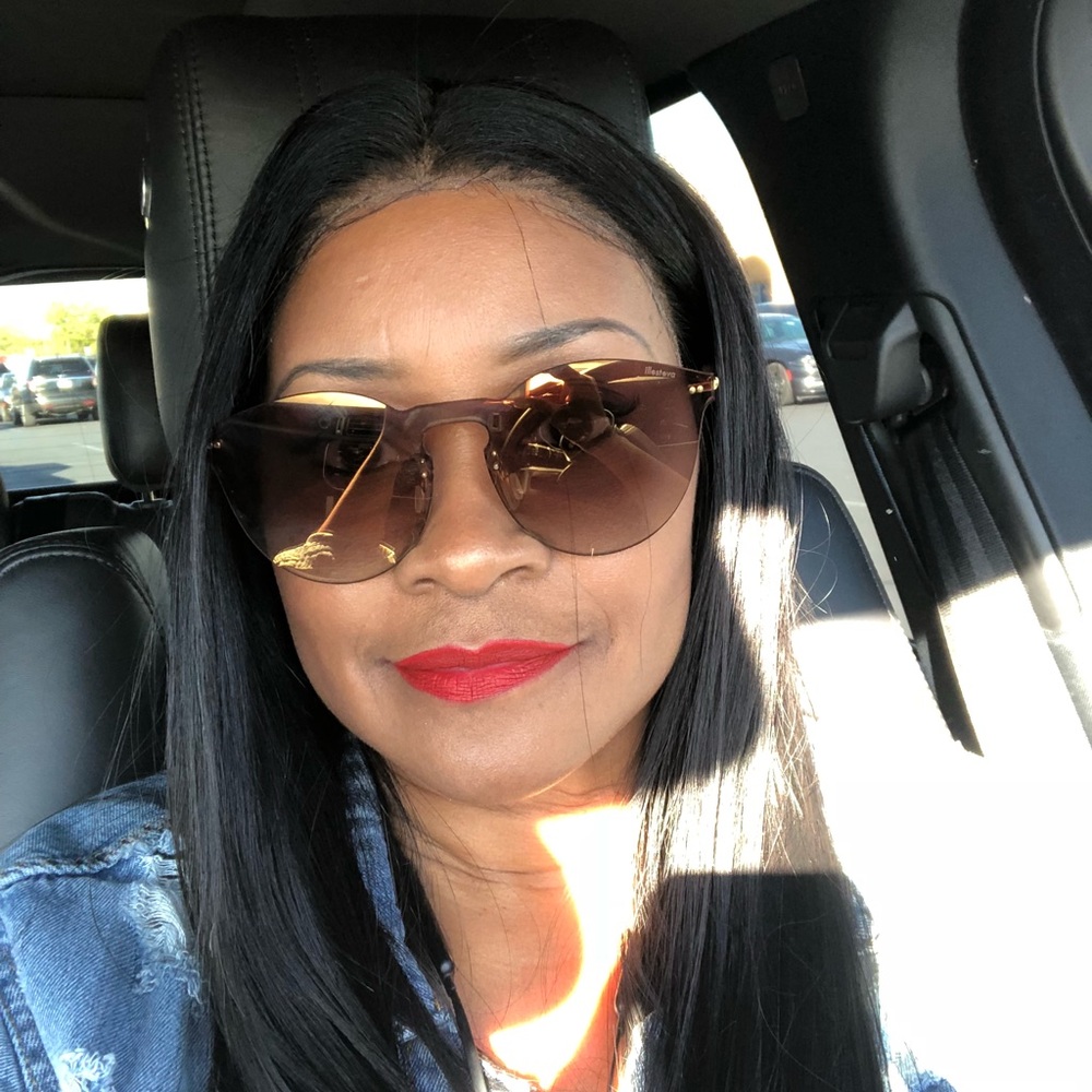 Meet your Posher, Toni